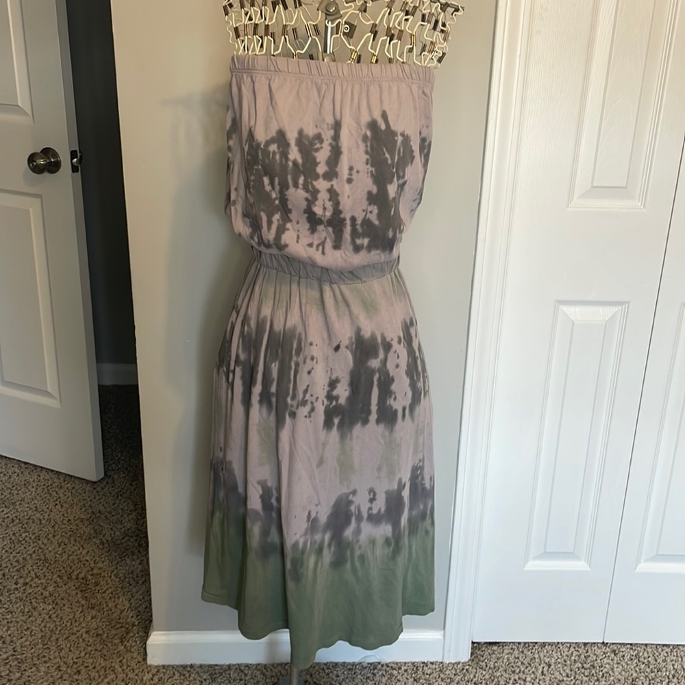 Small Alrernative strapless dress. Grey with green tie dye pattern.